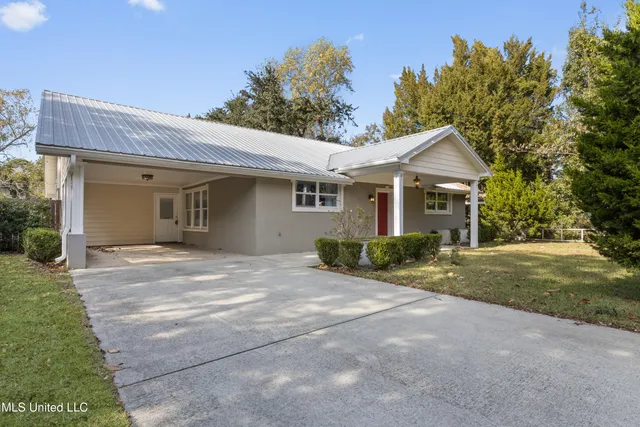 $869,000 | 517 Martin Avenue, Ocean Springs, MS 39564