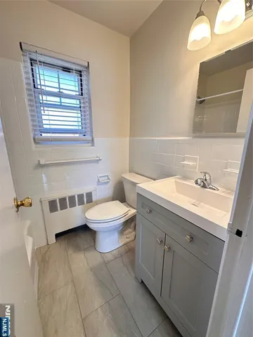 $1,850 | 241 West Passaic Street, Unit 12B, Rochelle Park, NJ 07662