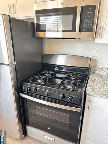 $1,850 | 241 West Passaic Street, Unit 12B, Rochelle Park, NJ 07662