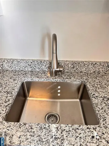 $1,850 | 241 West Passaic Street, Unit 12B, Rochelle Park, NJ 07662