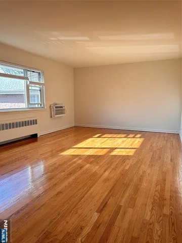 $1,850 | 241 West Passaic Street, Unit 12B, Rochelle Park, NJ 07662