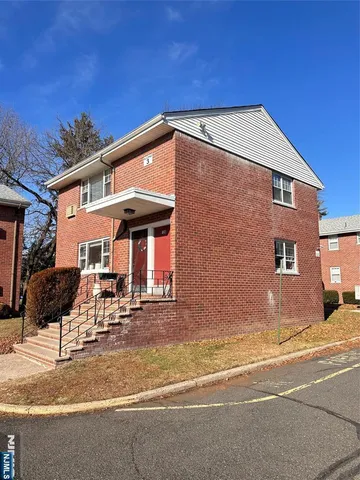 $1,850 | 241 West Passaic Street, Unit 12B, Rochelle Park, NJ 07662