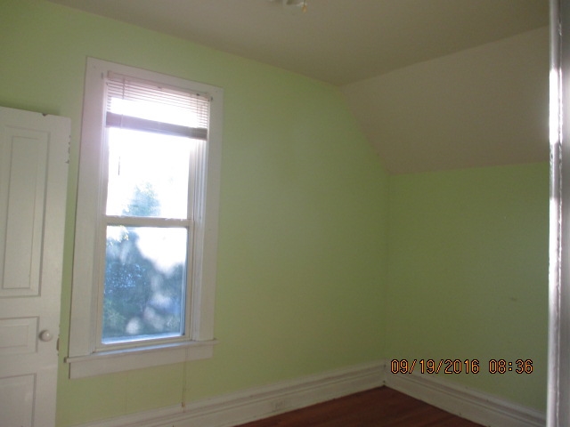 305 West Center Street Ithaca, MI 48847 - Photo 10 of 13 1823705-9.JPG