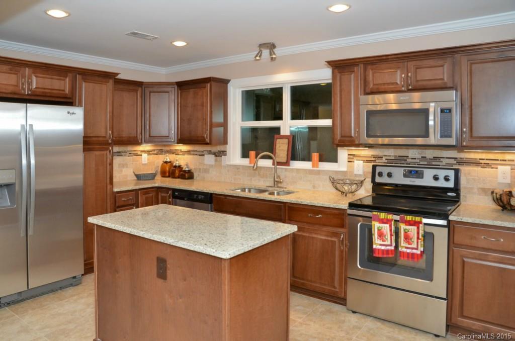 9004 Singingpine Road Charlotte, NC 28214 - Photo 3 of 17 Gallery Image 3