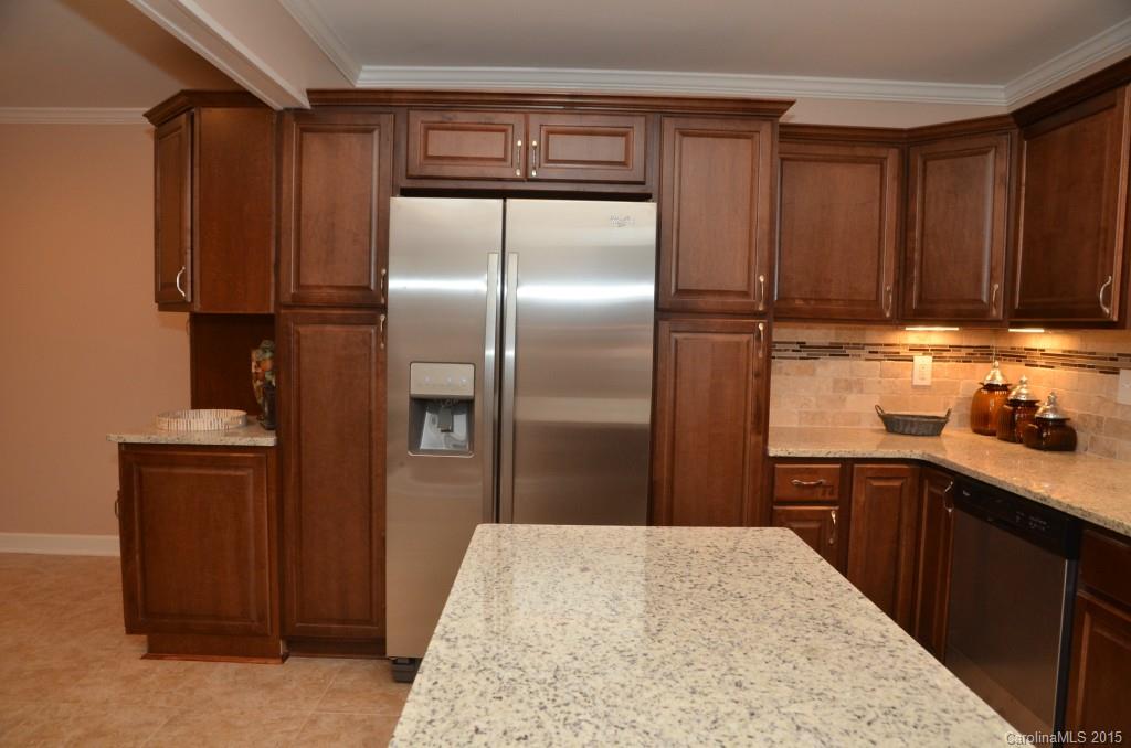 9004 Singingpine Road Charlotte, NC 28214 - Photo 4 of 17 Gallery Image 4