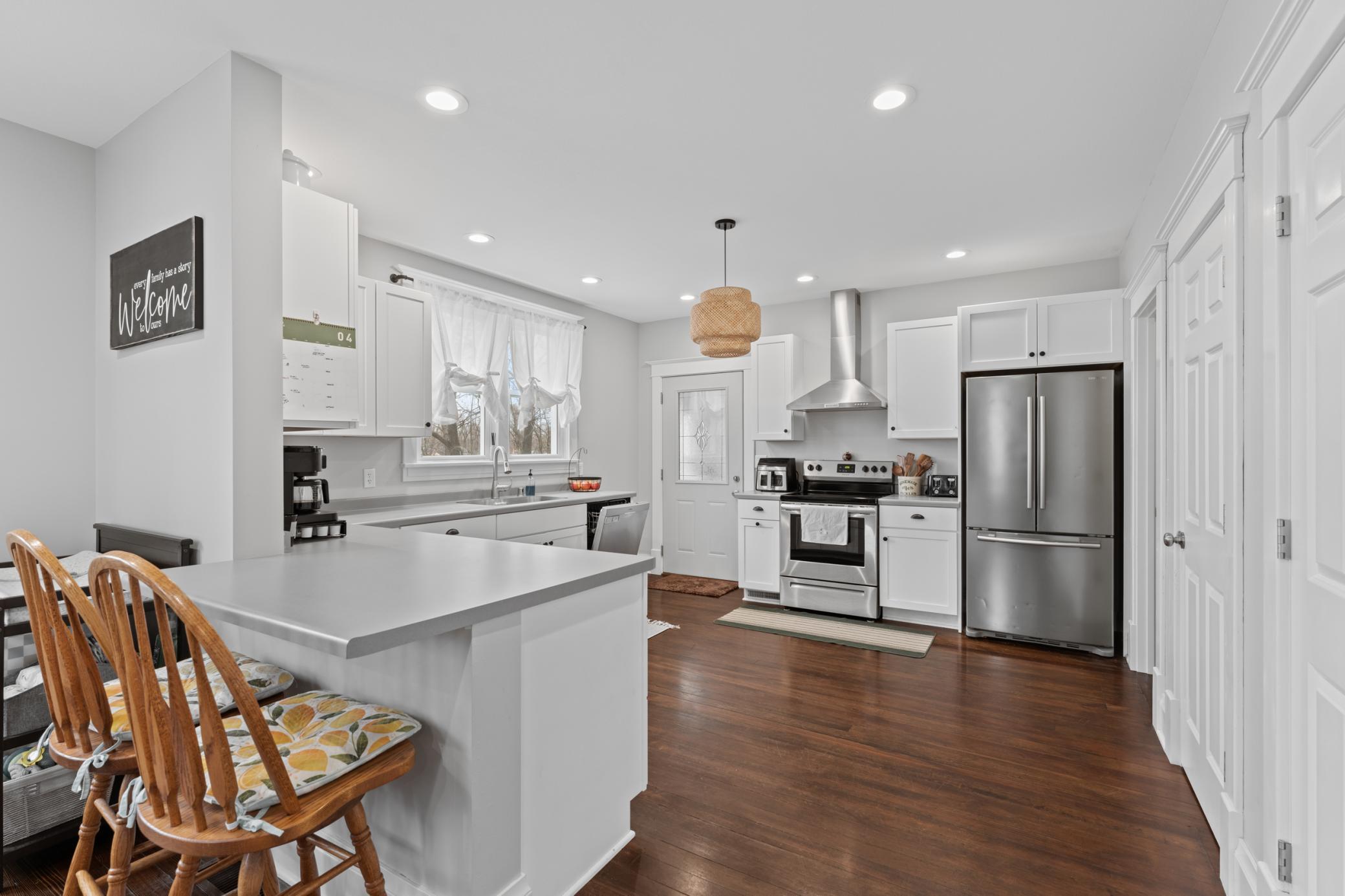 25 2nd Street Northeast Elgin, MN 55932 - Photo 4 of 28