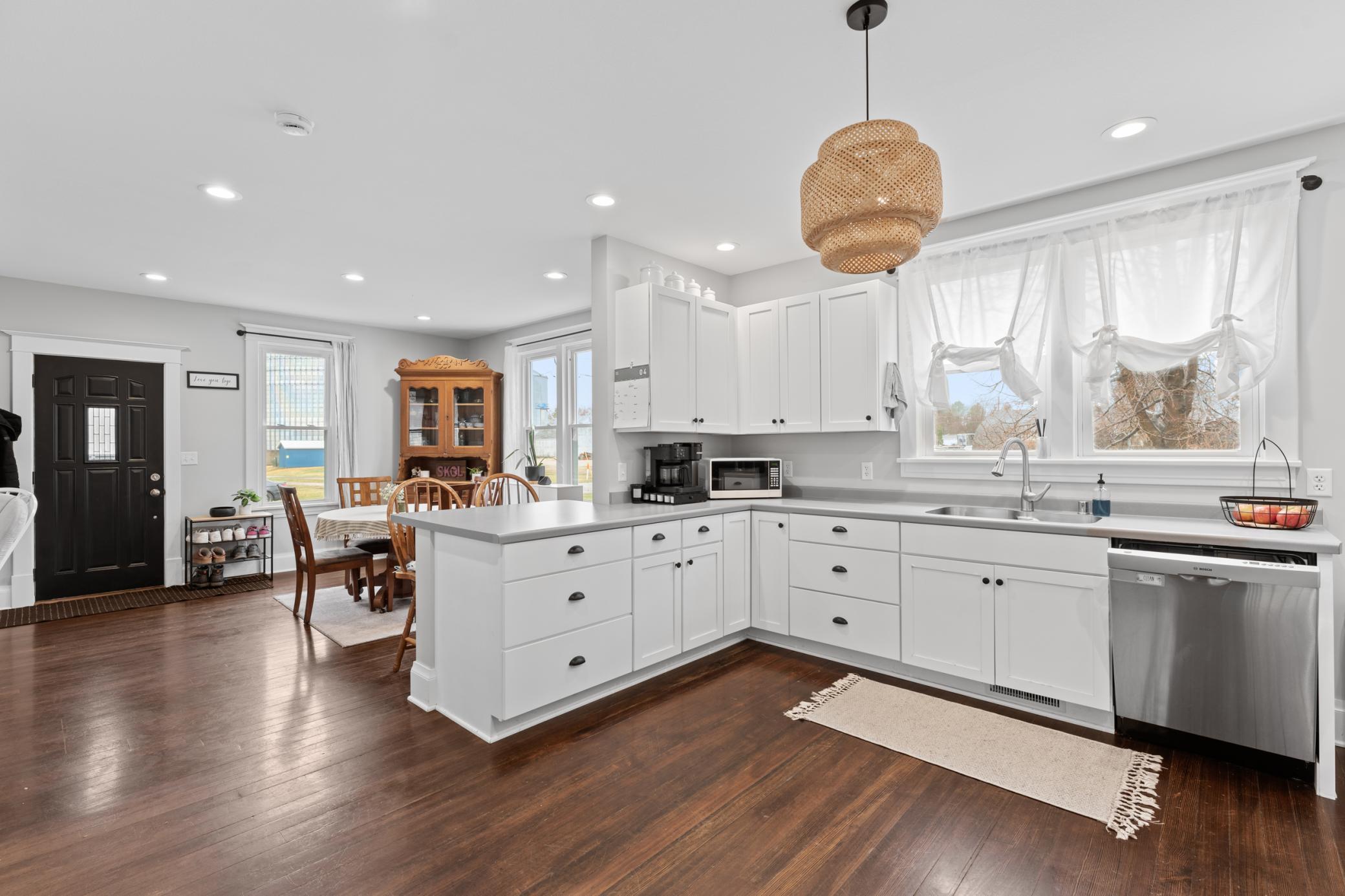 25 2nd Street Northeast Elgin, MN 55932 - Photo 5 of 28