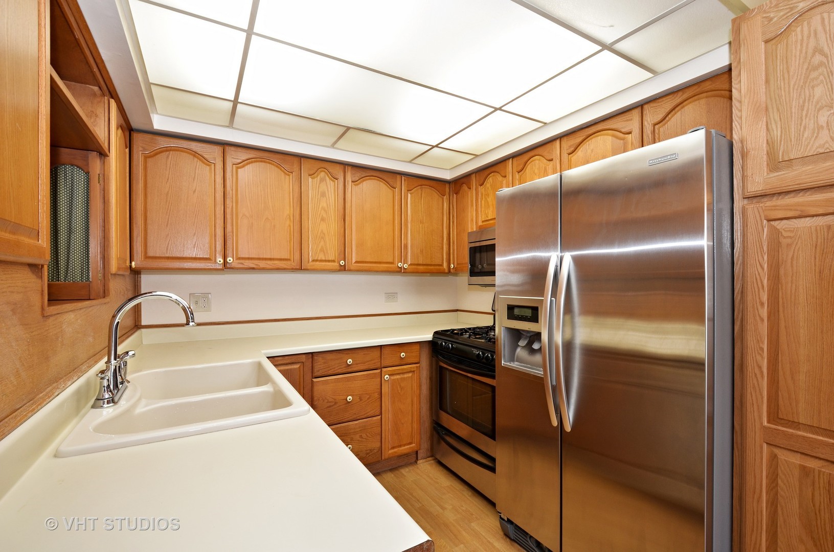 1048 Inverrary Lane, Unit 1048 Deerfield, IL 60015 - Photo 4 of 10