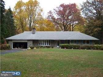 1955 Terwood Road Huntingdon Valley, PA 19006 - Photo 2 of 12 Exterior Front