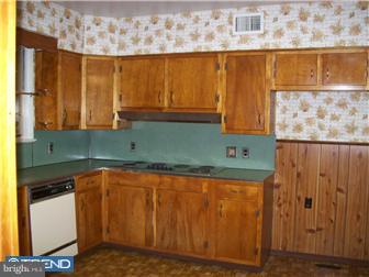 1955 Terwood Road Huntingdon Valley, PA 19006 - Photo 3 of 12 Kitchen