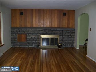1955 Terwood Road Huntingdon Valley, PA 19006 - Photo 5 of 12 Living Room