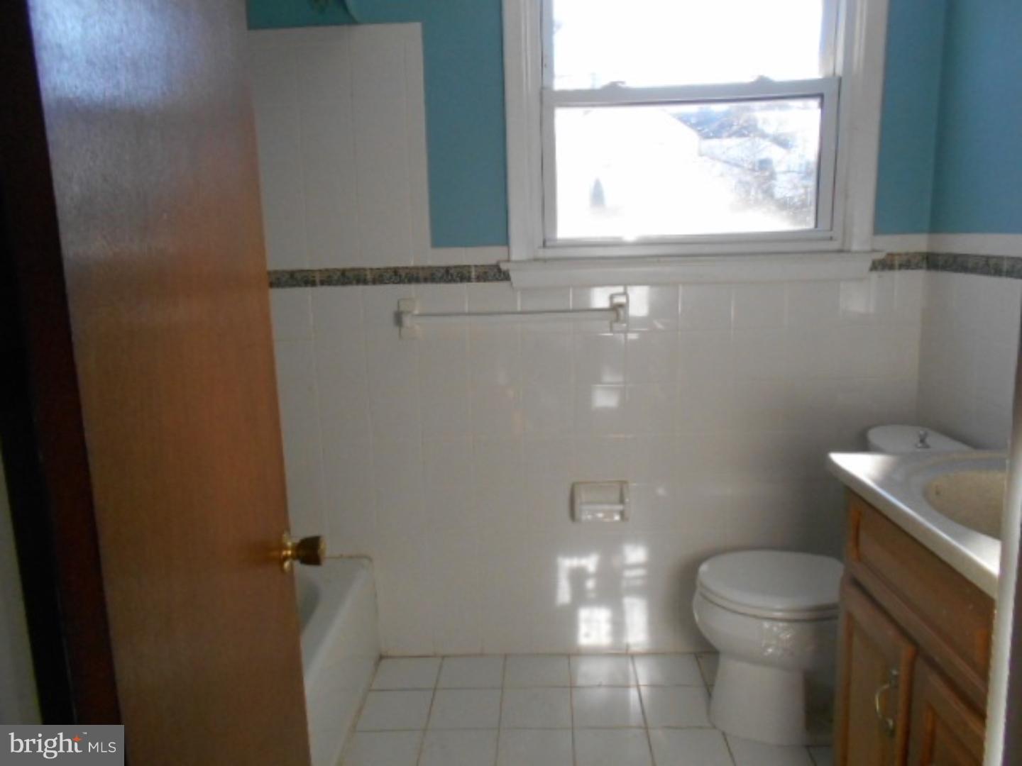 321 Summit Road Media, PA 19063 - Photo 10 of 15 Bathroom