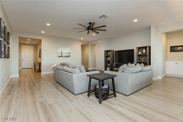 $1,100,000 | 1437 Cattail Falls Street, Boulder City, NV 89005