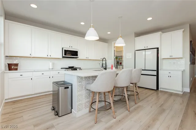 $1,100,000 | 1437 Cattail Falls Street, Boulder City, NV 89005