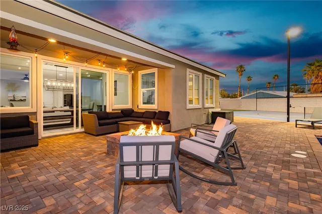 $1,100,000 | 1437 Cattail Falls Street, Boulder City, NV 89005