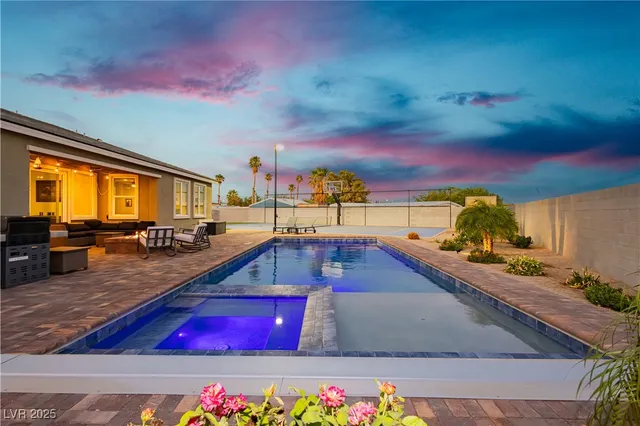 $1,100,000 | 1437 Cattail Falls Street, Boulder City, NV 89005