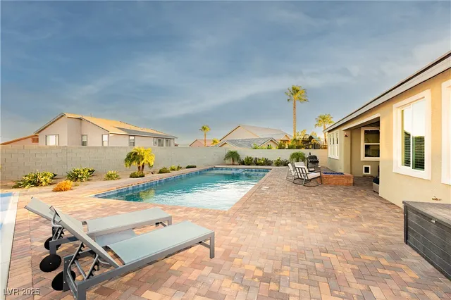 $1,100,000 | 1437 Cattail Falls Street, Boulder City, NV 89005