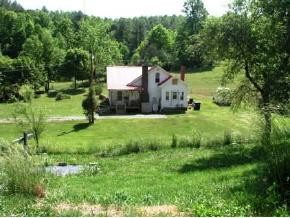624 Browns Branch Road Hampton, TN 37658 - Photo 8 of 9 Photo 8