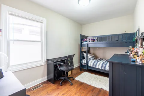 $575,000 | 5052 West Berenice Avenue, Chicago, IL 60641