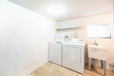 $575,000 | 5052 West Berenice Avenue, Chicago, IL 60641