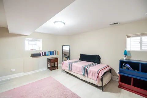 $575,000 | 5052 West Berenice Avenue, Chicago, IL 60641