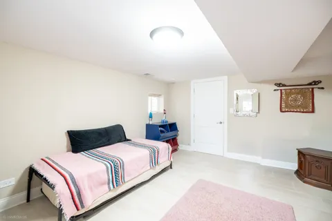 $575,000 | 5052 West Berenice Avenue, Chicago, IL 60641