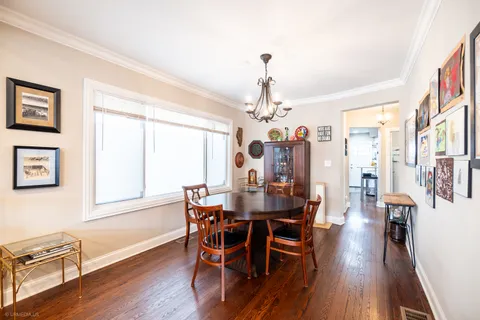 $575,000 | 5052 West Berenice Avenue, Chicago, IL 60641