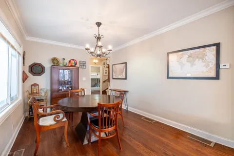 $575,000 | 5052 West Berenice Avenue, Chicago, IL 60641