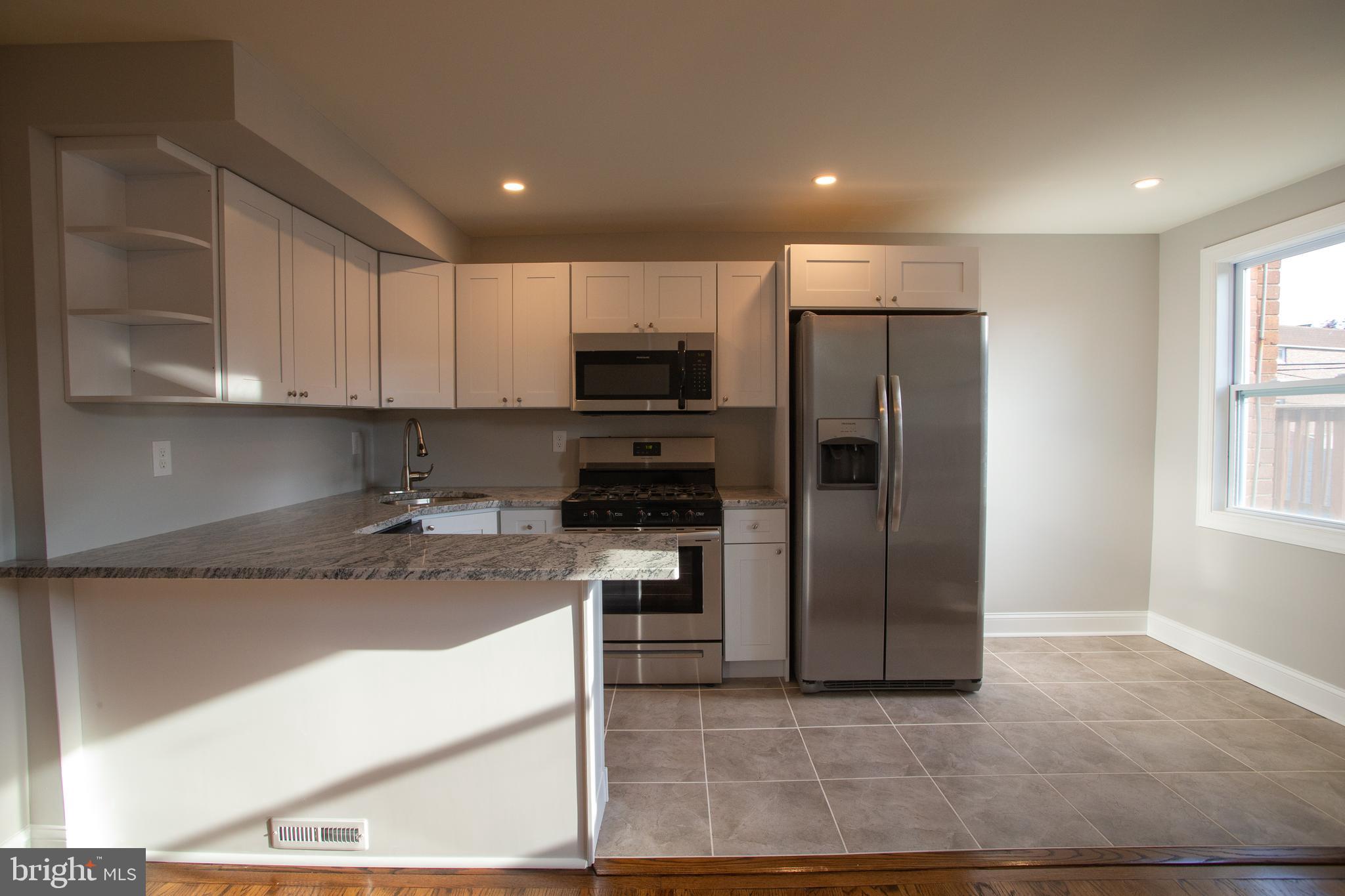 2094 Heather Road Folcroft, PA 19032 - Photo 5 of 12