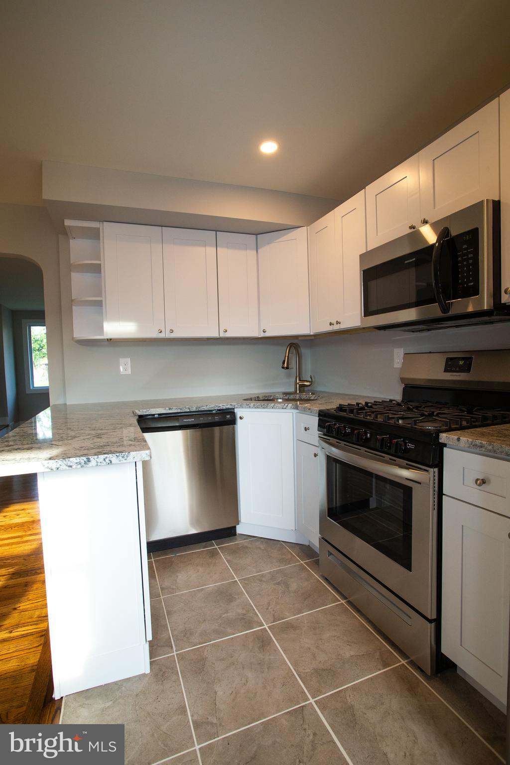 2094 Heather Road Folcroft, PA 19032 - Photo 6 of 12