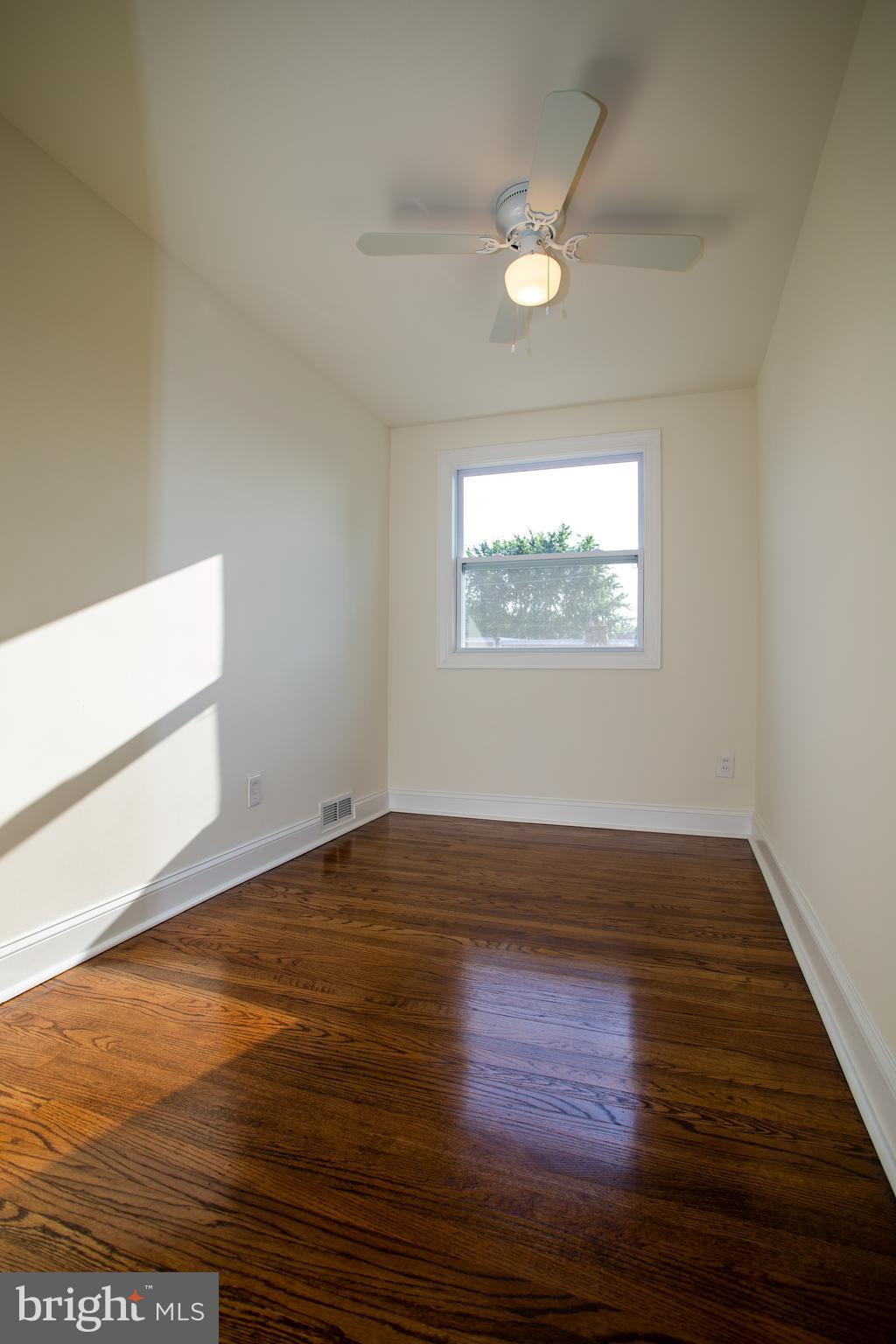 2094 Heather Road Folcroft, PA 19032 - Photo 8 of 12