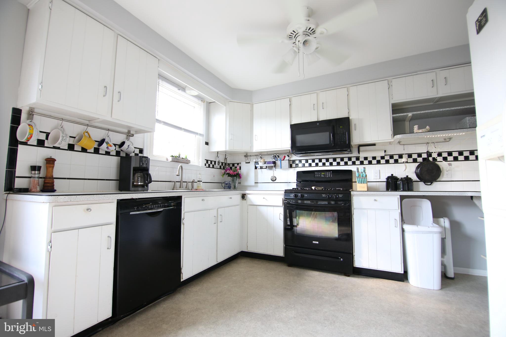 64 Dawn Road Levittown, PA 19056 - Photo 4 of 21 Gallery Image 4