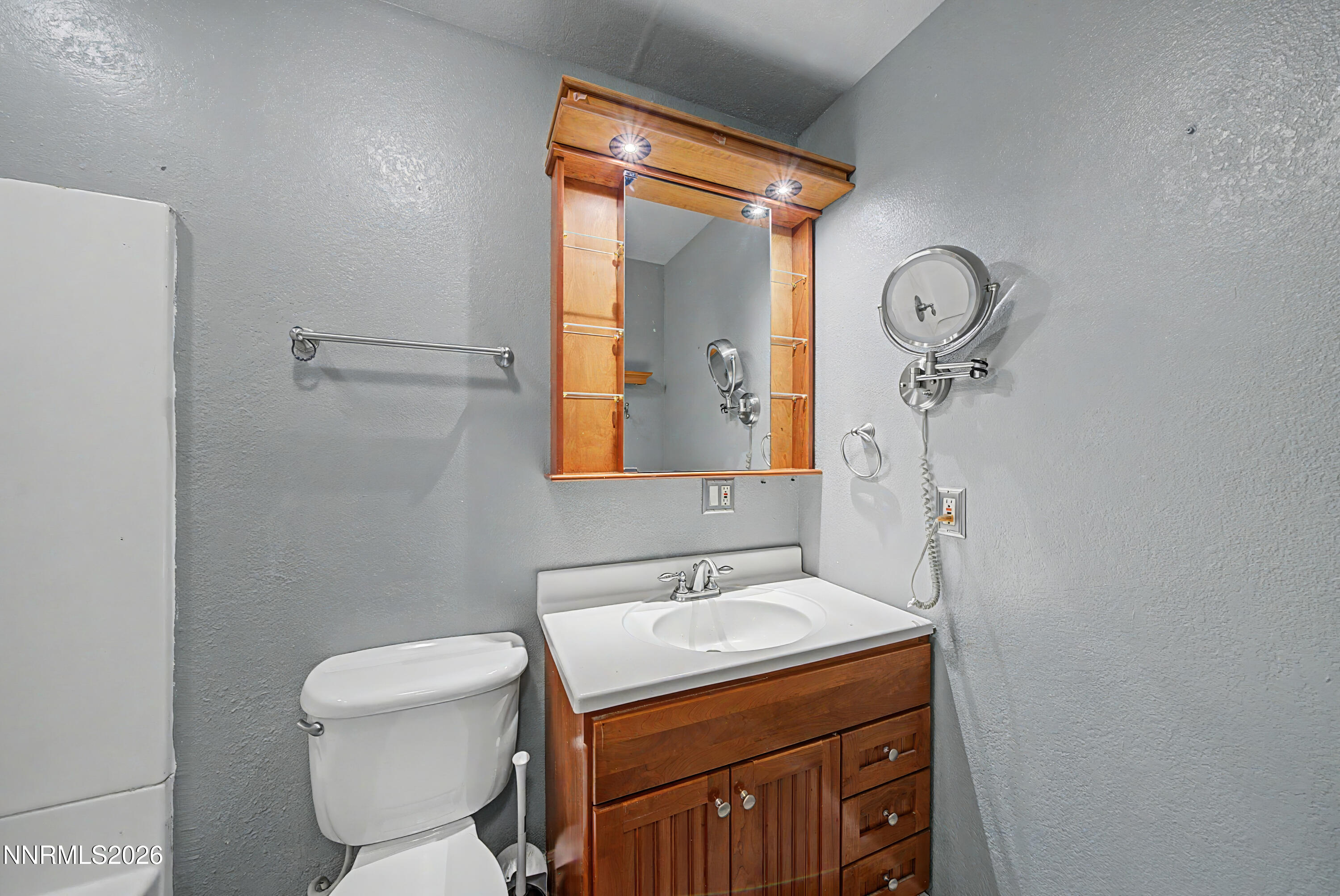 11577 Deodar Way Reno, NV 89506 - Photo 7 of 58 bathroom