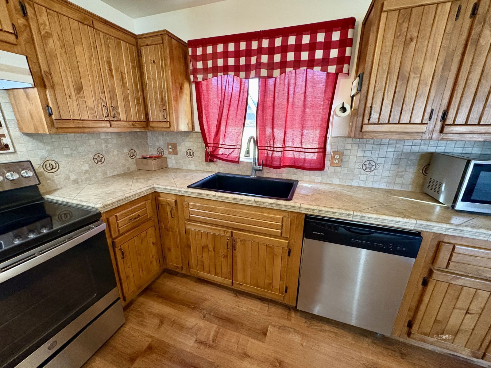 130 Homewood Canyon Road Trona, CA 93592 - Photo 9 of 48