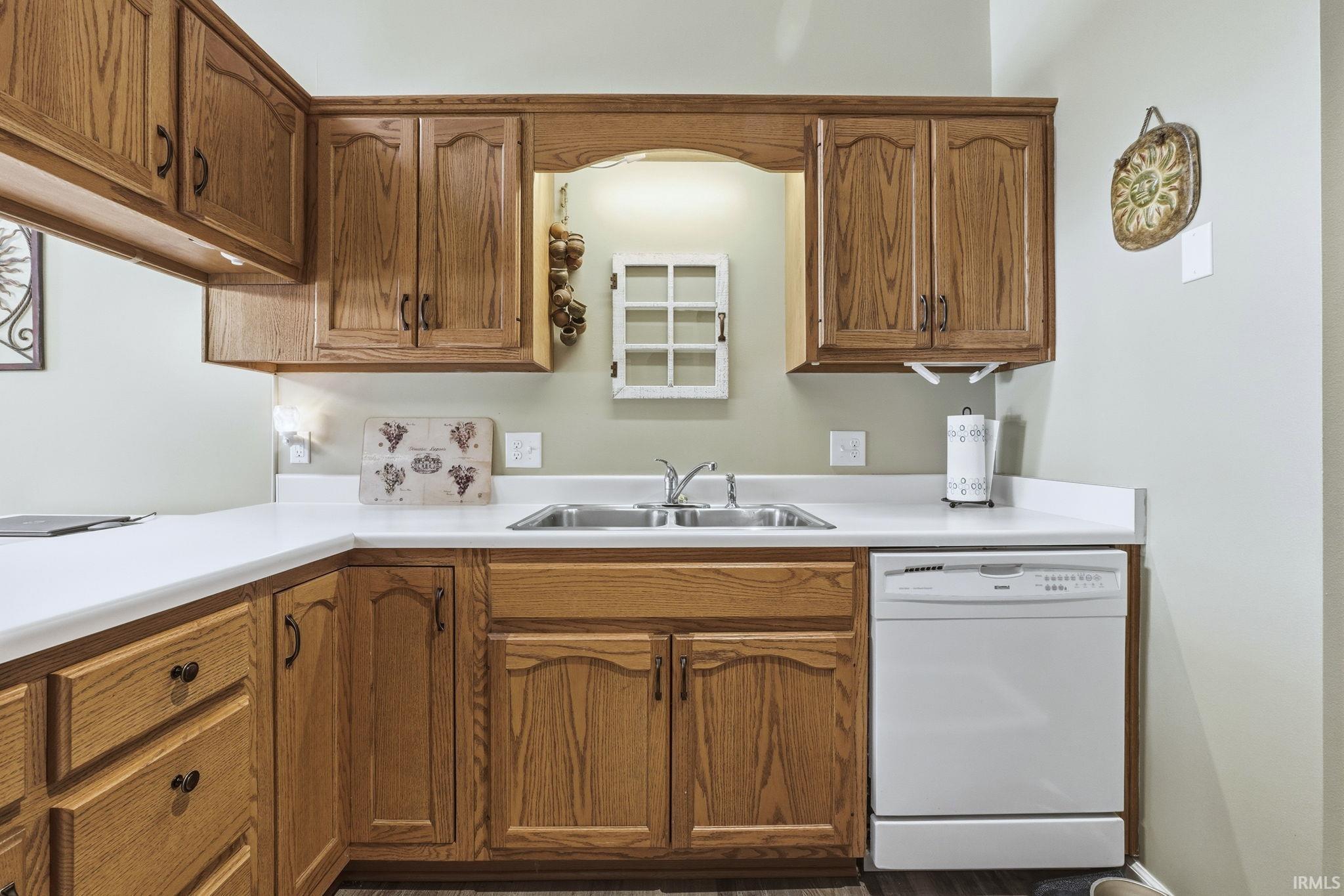 8301 Lamplighter Court Fort Wayne, IN 46835 - Photo 12 of 33