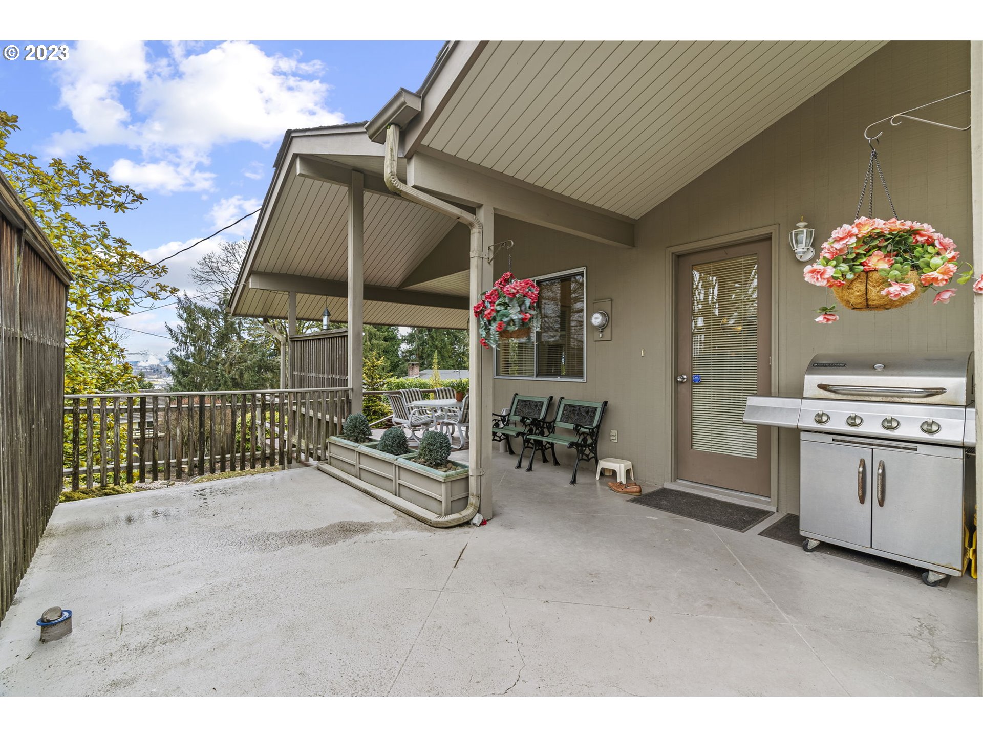 2217 Cascade Way Longview, WA 98632 - Photo 29 of 32 a view of a porch with furniture