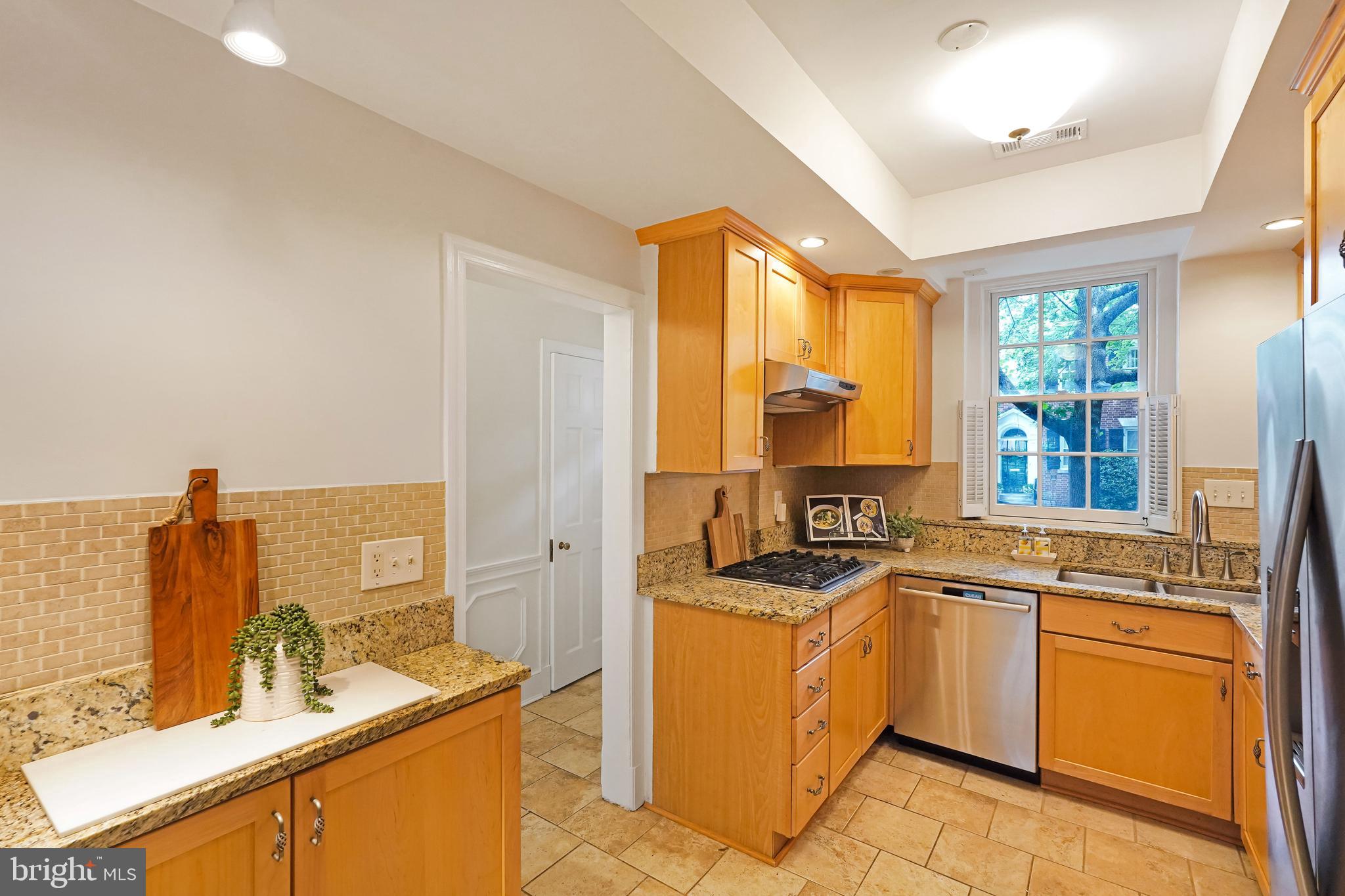 1614 34th Street Northwest Washington, DC 20007 - Photo 14 of 51