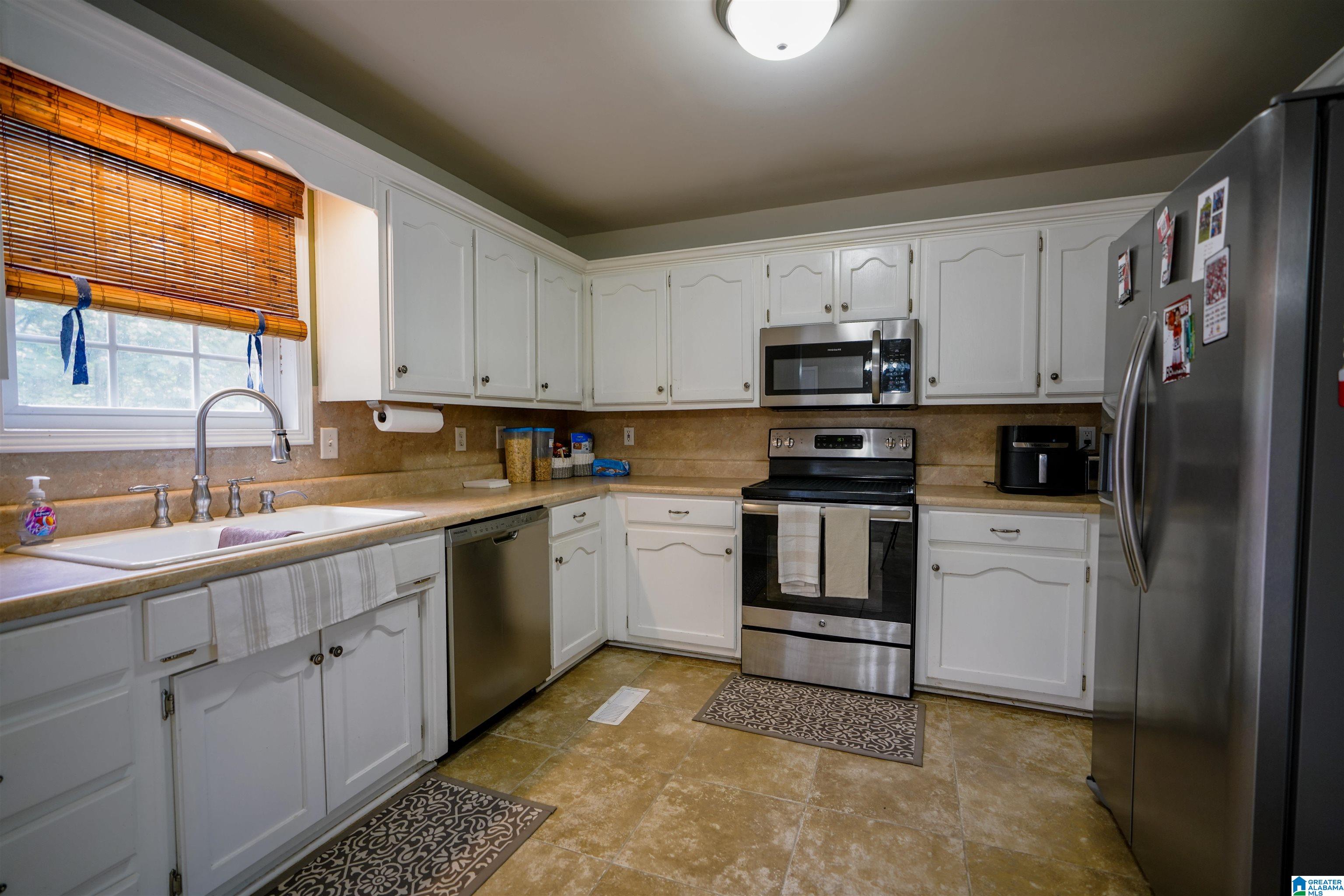 34 Oakbrook Circle Cleveland, AL 35049 - Photo 5 of 28