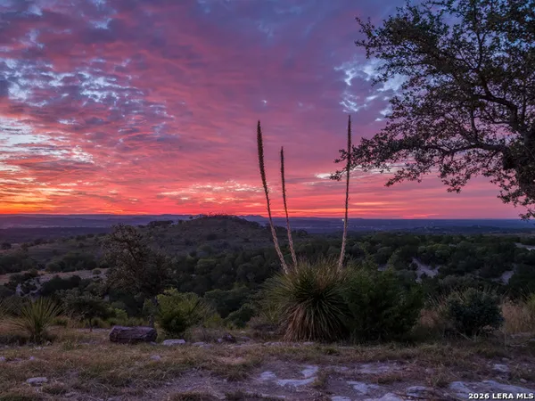 $1,875,000 | 217 Saddle Wood Trail, Comfort, TX 78013