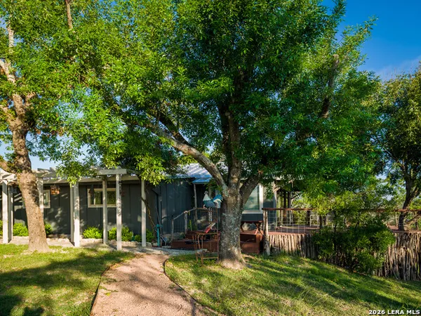 $1,875,000 | 217 Saddle Wood Trail, Comfort, TX 78013