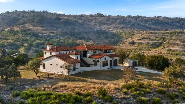 $1,875,000 | 217 Saddle Wood Trail, Comfort, TX 78013