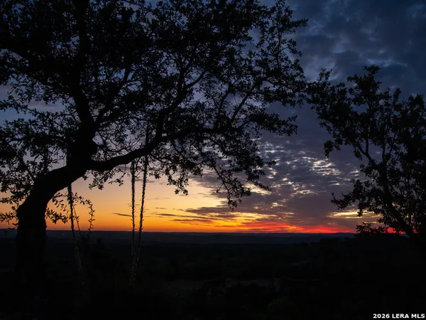 $1,875,000 | 217 Saddle Wood Trail, Comfort, TX 78013