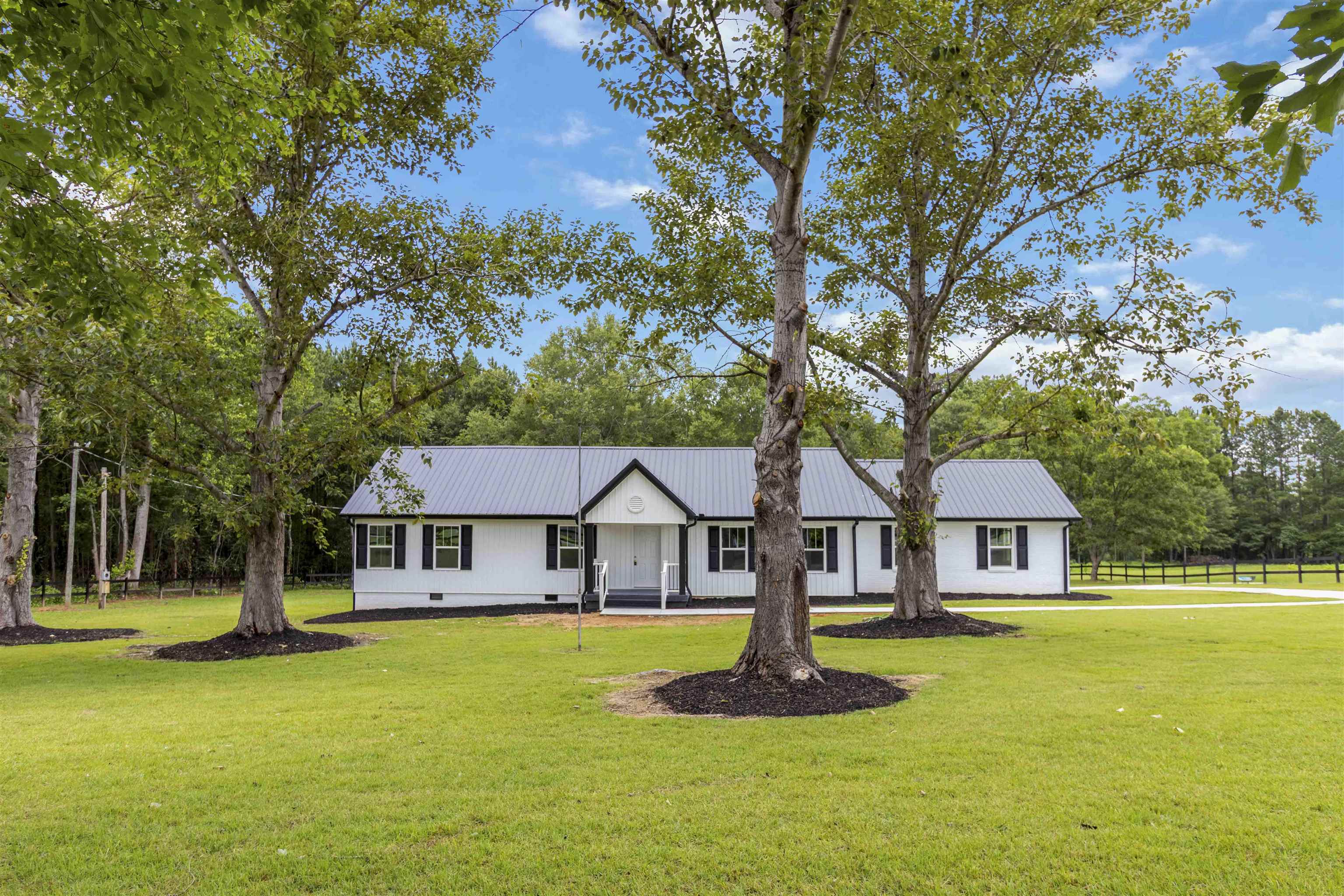 1620 Bishop Road Inman, SC 29349 - Photo 3 of 30