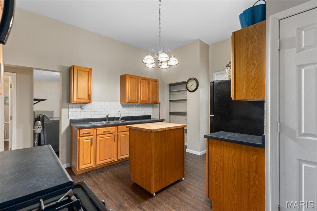 111 West 4th S Street Mount Olive, IL 62069 - Photo 12 of 28