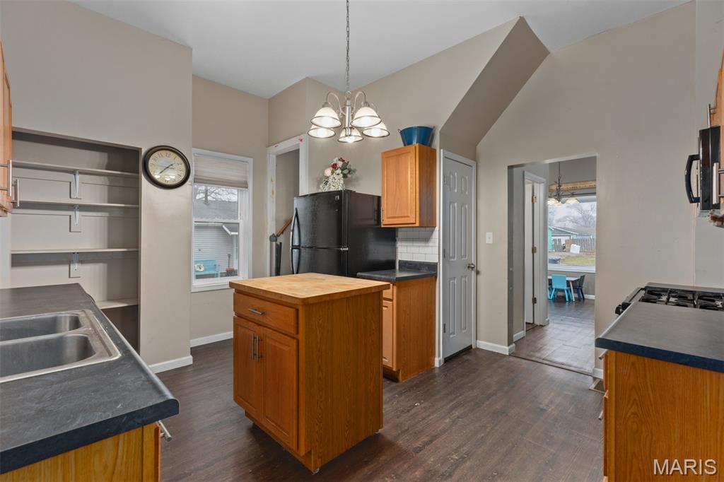 111 West 4th S Street Mount Olive, IL 62069 - Photo 13 of 28