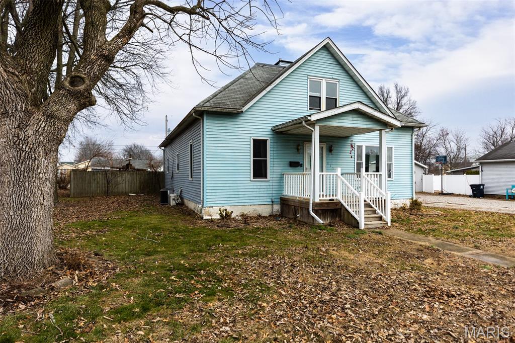 111 West 4th S Street Mount Olive, IL 62069 - Photo 2 of 28