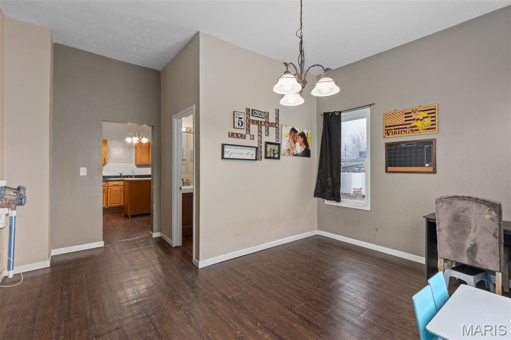 111 West 4th S Street Mount Olive, IL 62069 - Photo 10 of 28