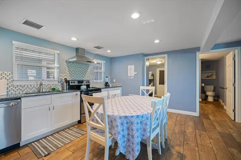 $875,000 | 3504 Estrada Street, Sarasota, FL 34239