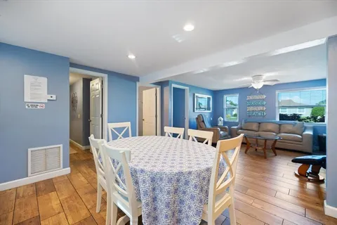 $875,000 | 3504 Estrada Street, Sarasota, FL 34239