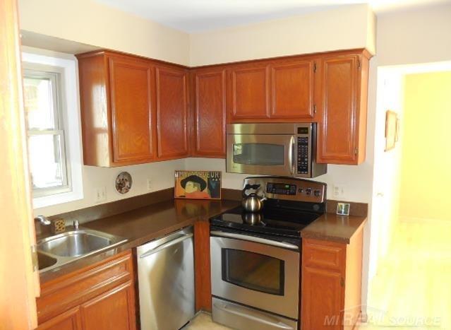 900 Stag Ridge Road Rochester Hills, MI 48309 - Photo 12 of 21